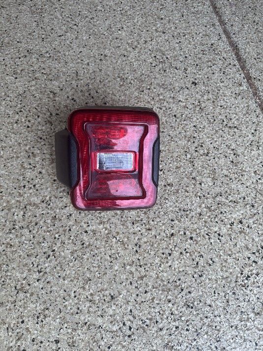 2021 Jeep Wrangler 4XE Driver Side Rear Tail/Brake light LED OEM