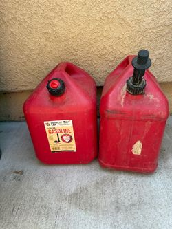 Gasoline plastic containers / canister