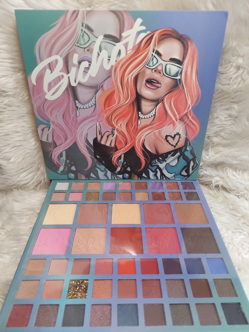 Karol G makeup Palette
