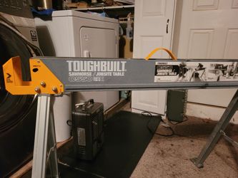 4 Sawhorses-Table