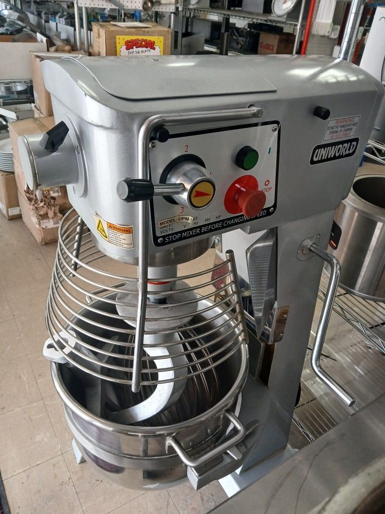 Uniworld Floor Mixer With Interchangeable Attachments
