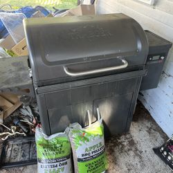 Traeger Silverton Grill Smoker Used
