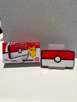 New Nintendo 2ds xl Poke ball edition pristine condition with the original box