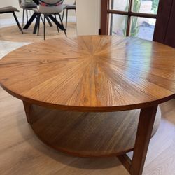 35” Round Coffee Table