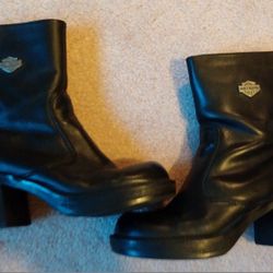 Women's Harley Davidson Motorcycle riding boots, size 6