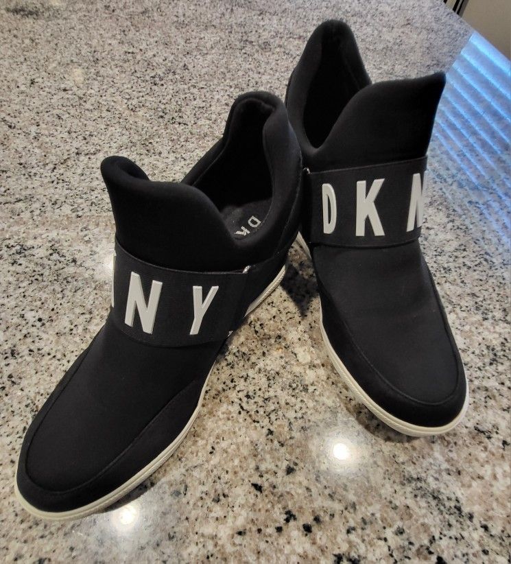 DKNY Women’s Black Wedge Sneakers – Size 10M – Like New!