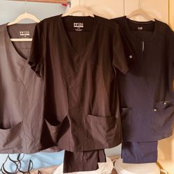 Women’s scrubs