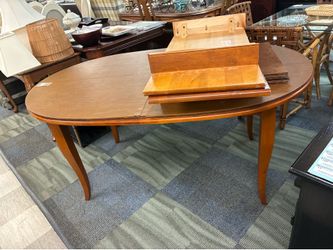 Ethan Allen Oval Table w/ 2 leafs and Cover