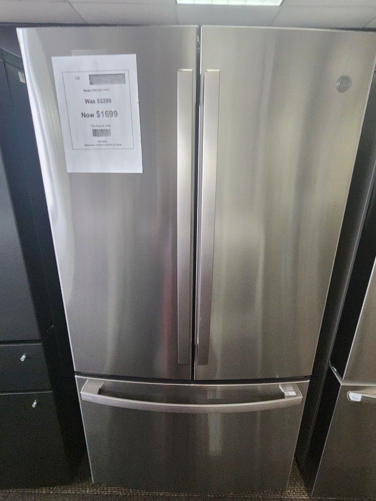23.1cu.ft French Door Refrigerator in Fingerprint Resistant Stainless Steel,ENERGYSTAR and Counter Depth
