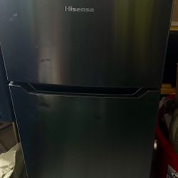 Hisense Mini Refrigerator 