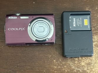 Nikon Coolpix 10MP Touchscreen Digital Camera
