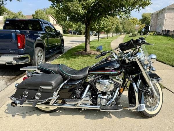 Harley Davidson Road King Classic ONLY 3,650 miles