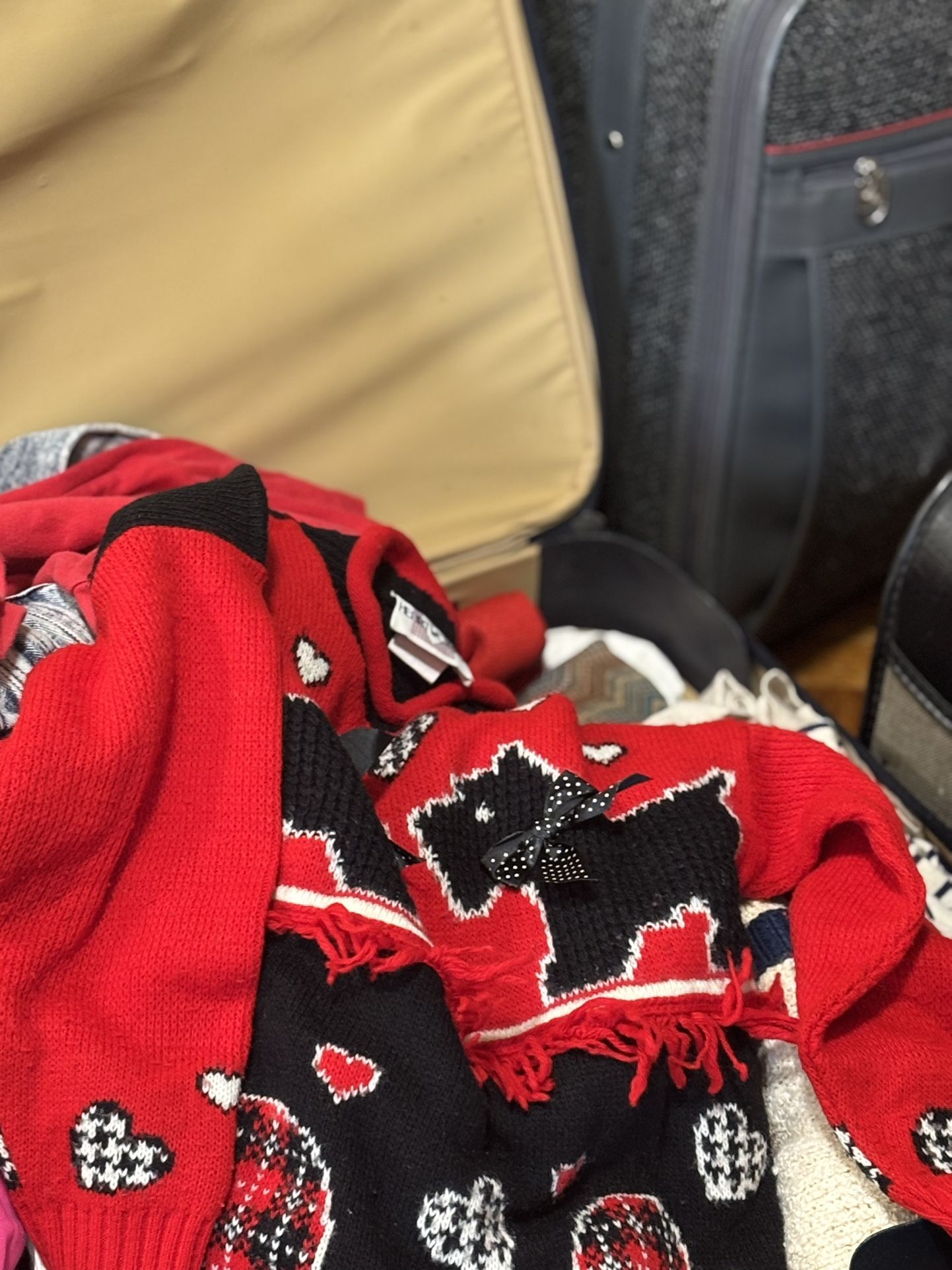 Big Collections Of Girl Clothes From $1 To $5 Different Sizes, If You Are Interested Let Me Know