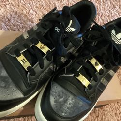 Adidas Black And Gold Size 6.5