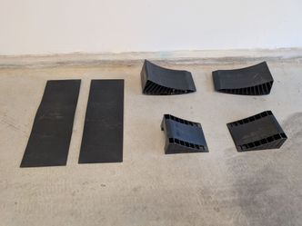 RV/camper leveling blocks with bag