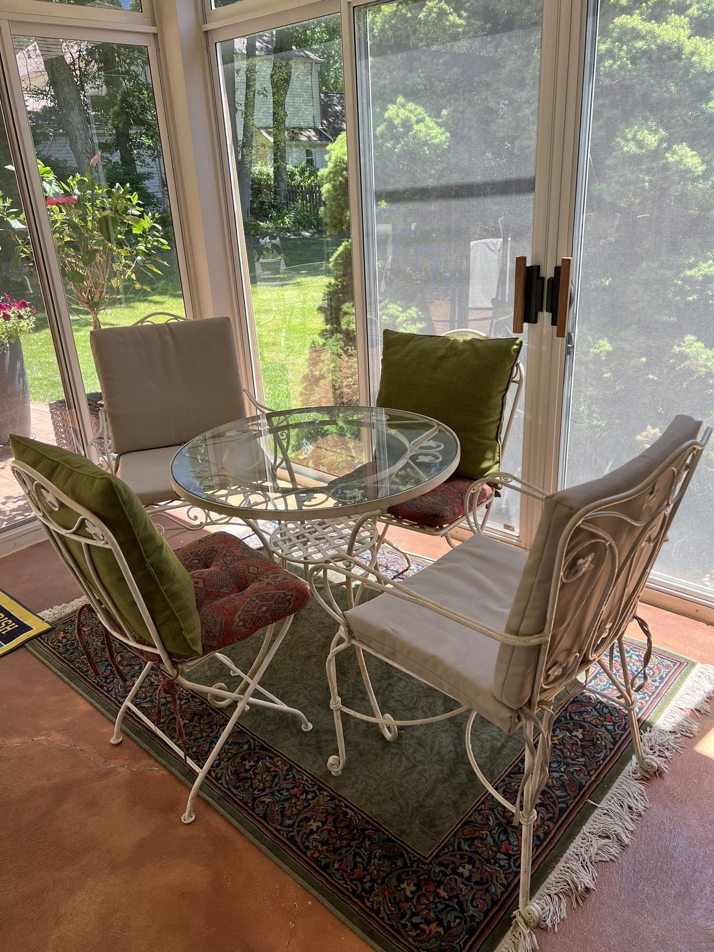 Cafe Table And Chairs