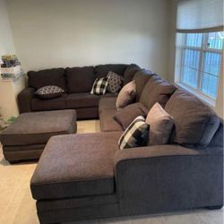 💫Dark Oversized U Shaped Sectional Sofa 💫  Brand New 💯 Showroom Available 👍 