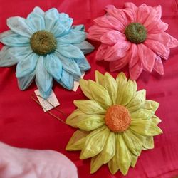 New.  3 Decorative Paper Flowers 