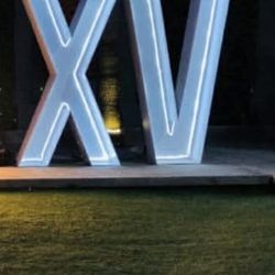 Giant LED XV - XV Gigantes Luces LED
