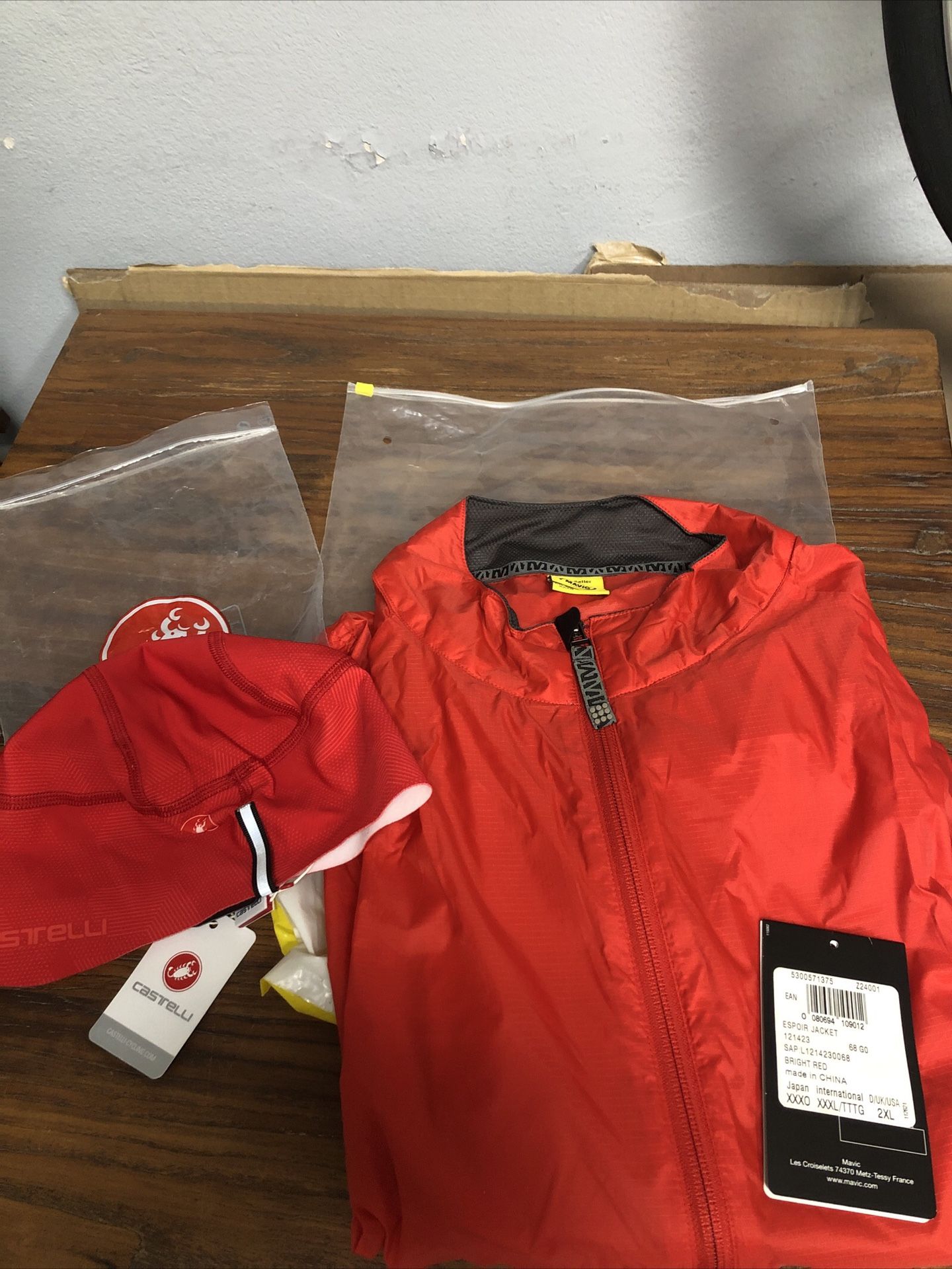 New Mavic Men’s Espoir Lightweight Jacket ,Castelli Thermal Cap