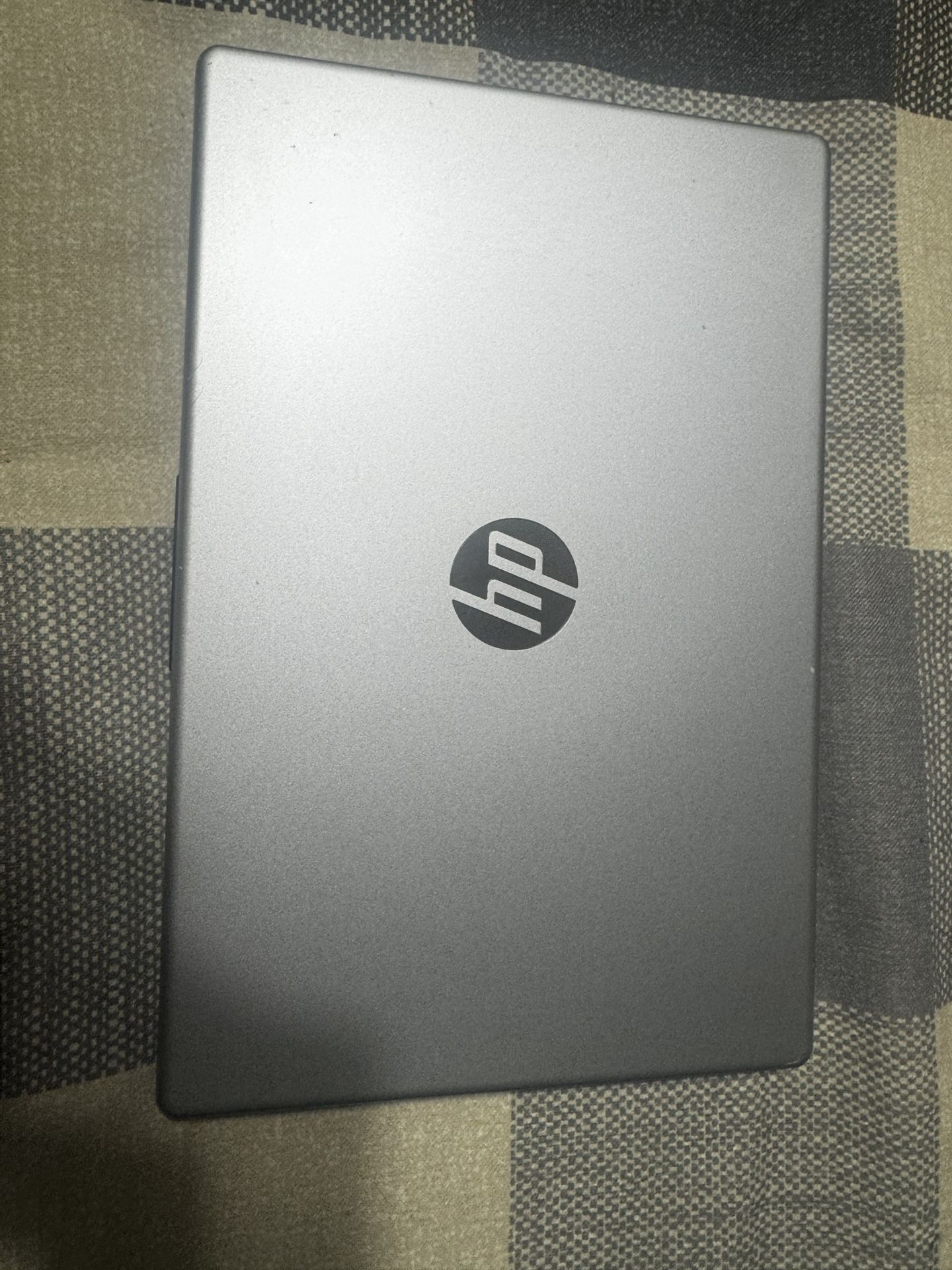 HP 14" Laptop Ryzen 3-7320U 4GB 256GB SSD