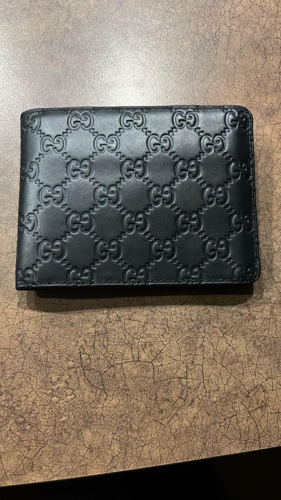 gucci wallet $550