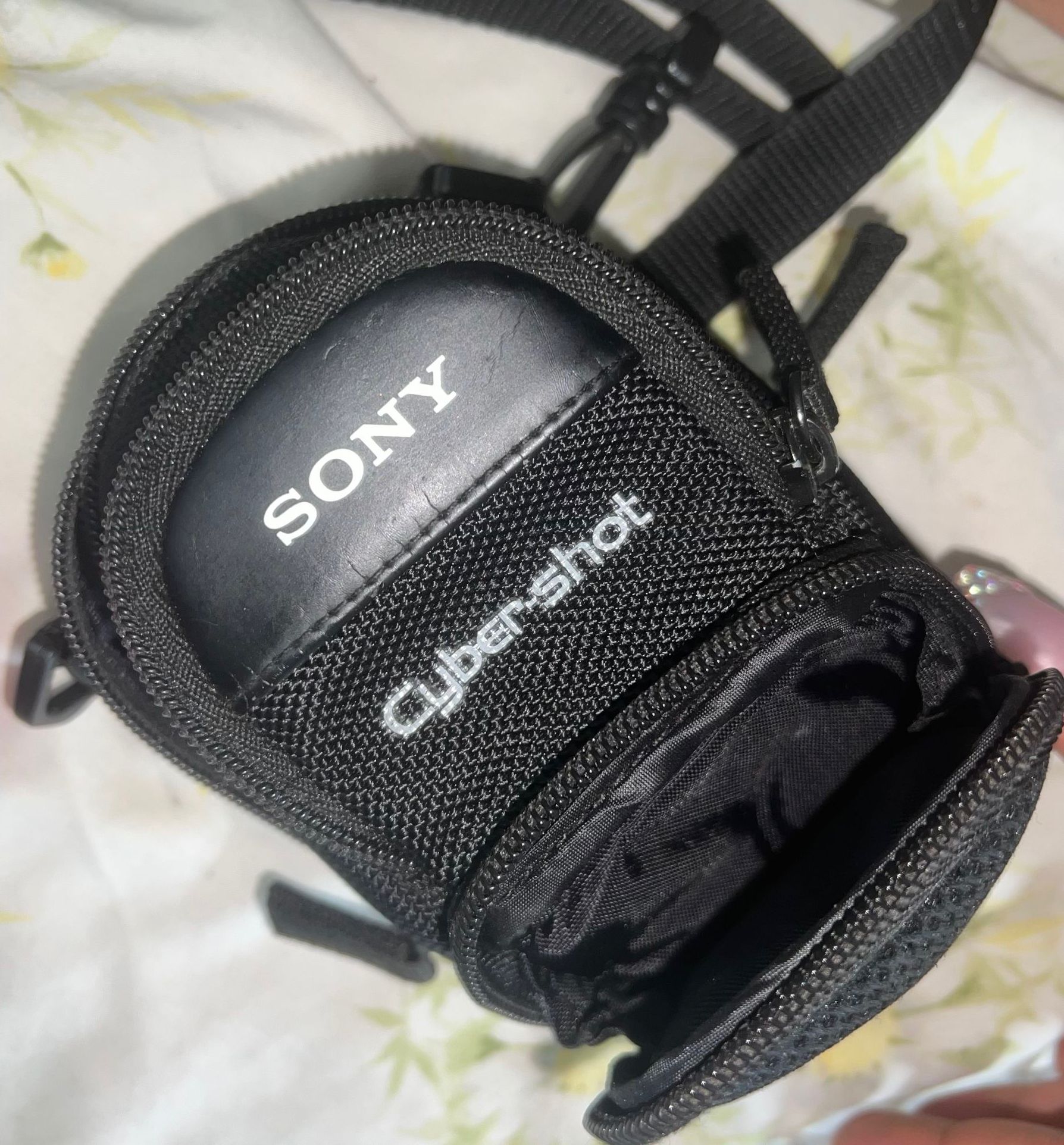 Sony LCS-CSD General Carrying Case for Compatible Cybershot Digital Cameras