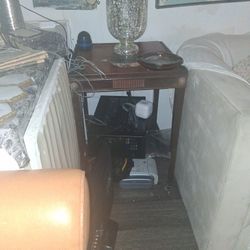 Vjbtage Table With Wheels 