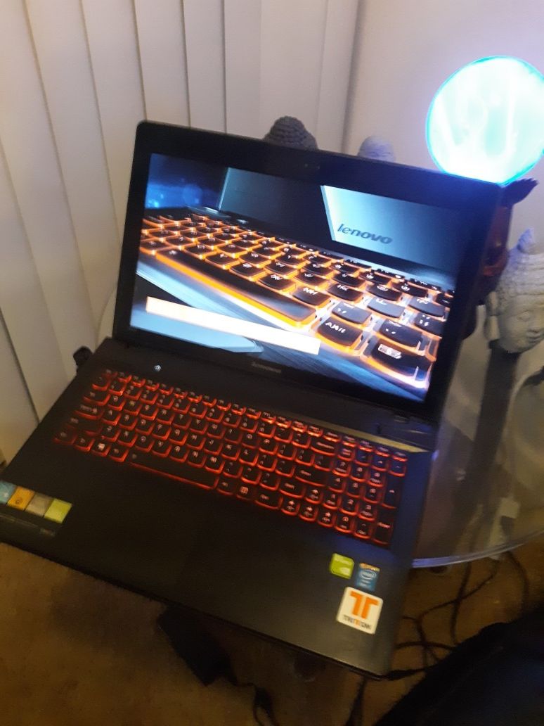 Lenovo ideapad y510!! Best GPU ever , HIGH End Gaming laptop, cost 2grand when nee still online for 900 used ,must sac