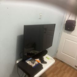 PS4 Slim 500 GB - 2 Games - 1 Controller 