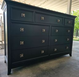 Gorgeous 9 drawers !!!