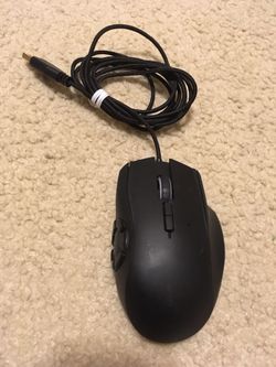 Razer Naga Hex V2 gaming mouse