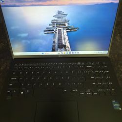 Laptop LG Gram 15in i7 Vpro