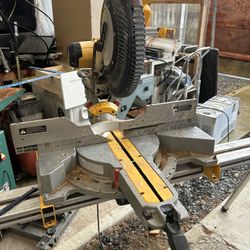 DeWalt miter Saw With Stand