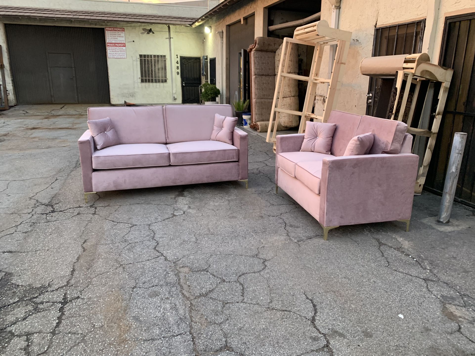 $1198 Brand New Sofa And Loveseat Set (read description Below)