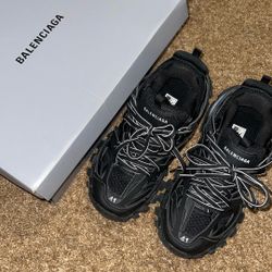 Balenciaga Track Runner Led Size 41 (size8)  $340