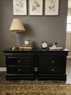 Pair of Gloss Black 2-Drawer Nightstands