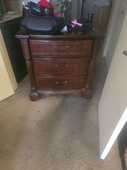Dresser $ 25