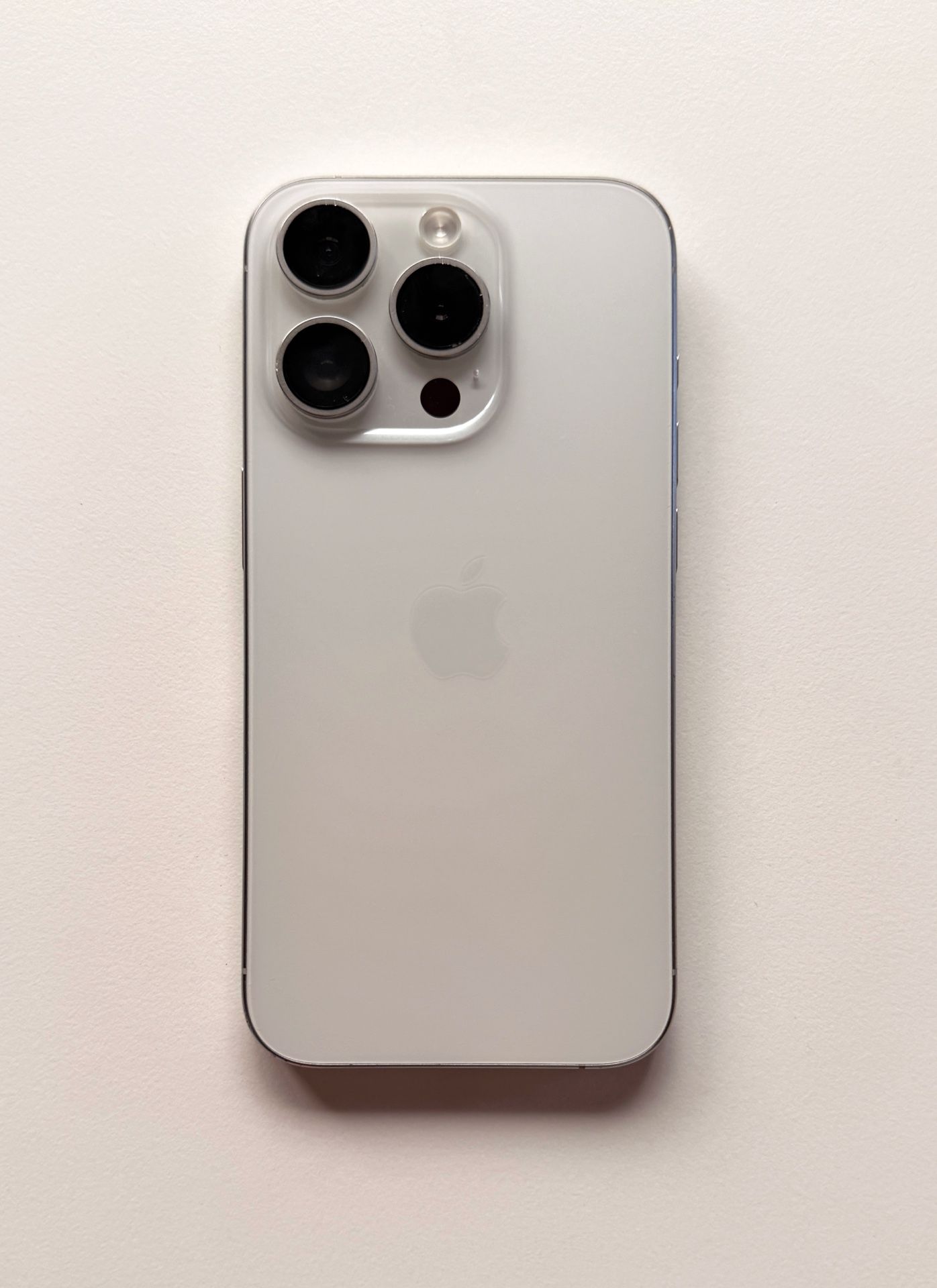 iPhone 15 Pro – 256GB – White Titanium – Great Condition