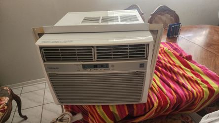 Frigidaire window AC 10000 Btu