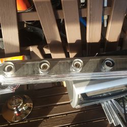 6 Light Vanity Kit Uses 6 Globes Like New