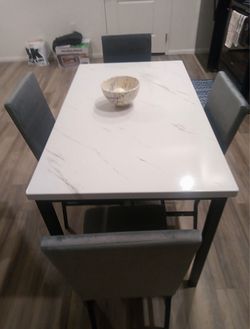 Dining Table Set with 4 Chairs