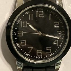 Unisex Black Dial Round Silver Tone Watch