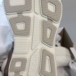 W Bondi 9 9 1/2 Hoka Shoes