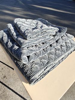 Pottery Barn Velvet Lattice Handcrafted Quilted King Pillow Sham, Gray