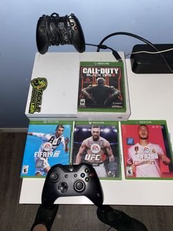 Xbox One S 4 games, 2 remotes *Trade for Bench Press Full Set*