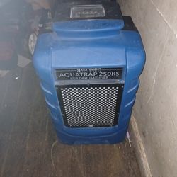 Dehumidifier 