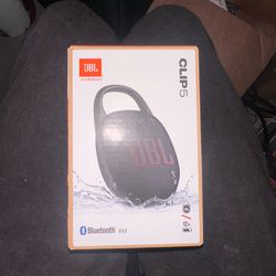 jbl clip 5 speakers