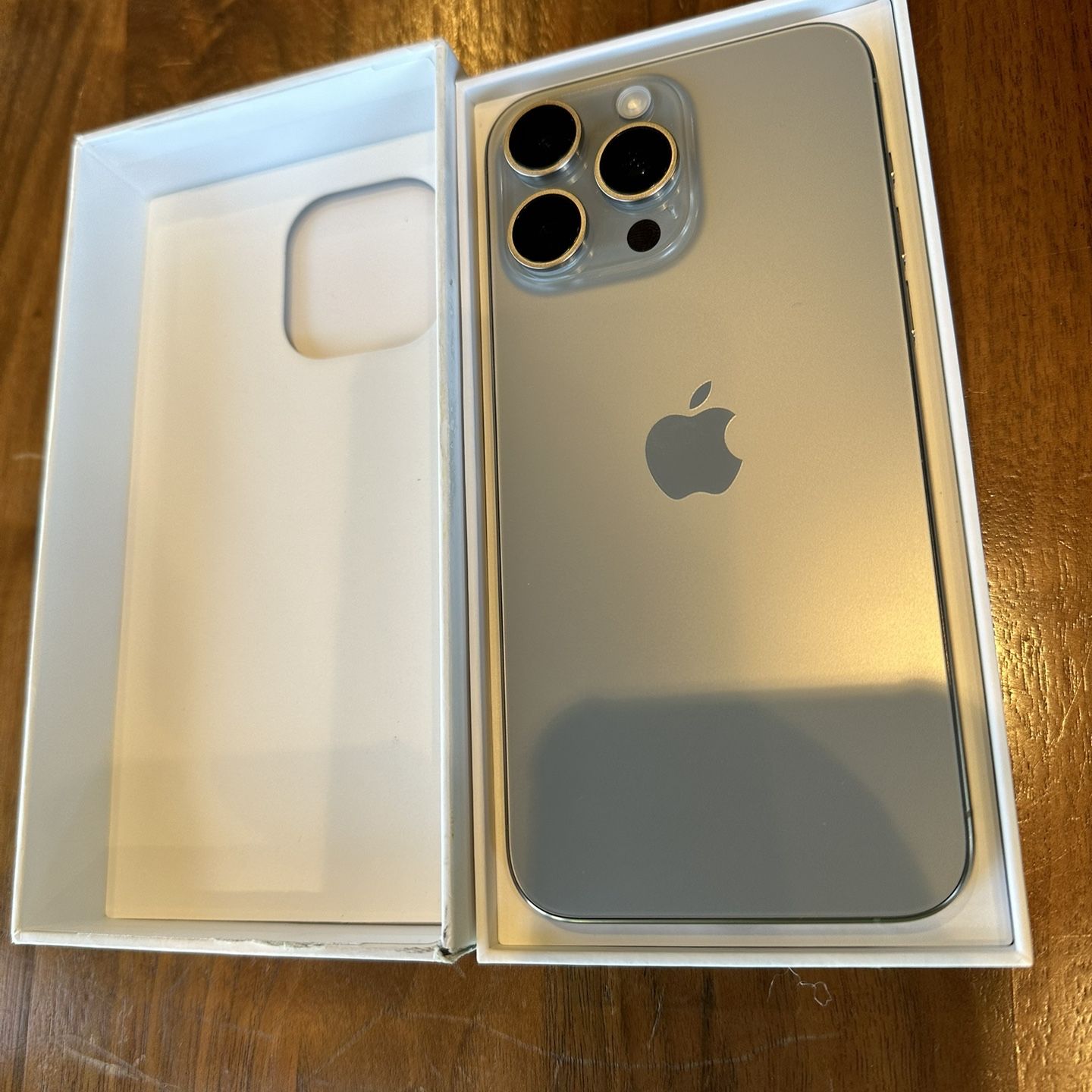 New Apple iPhone 15 Pro Max Natural 256gb Unlocked With AppleCare+ 