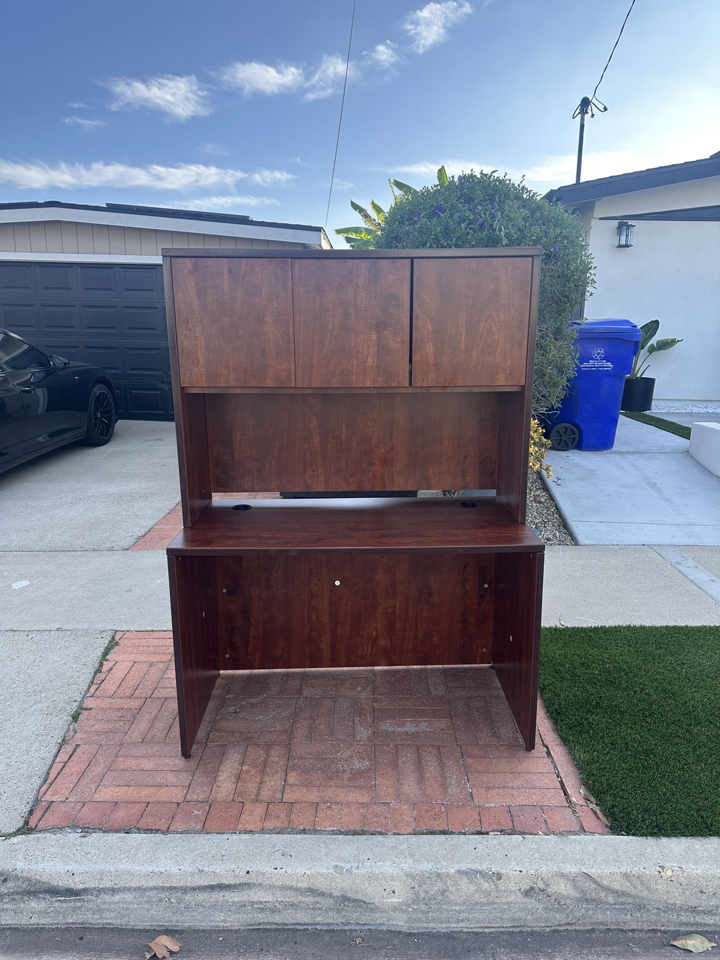 Free Desk In Bay Park